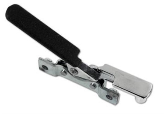 Convertible Top Latch. Center 68-75