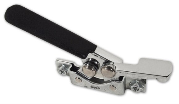 Hardtop Top Latch. Center 68-75