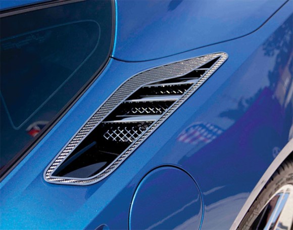 REAR QTR VENT SET. CF W/SS TRIM.