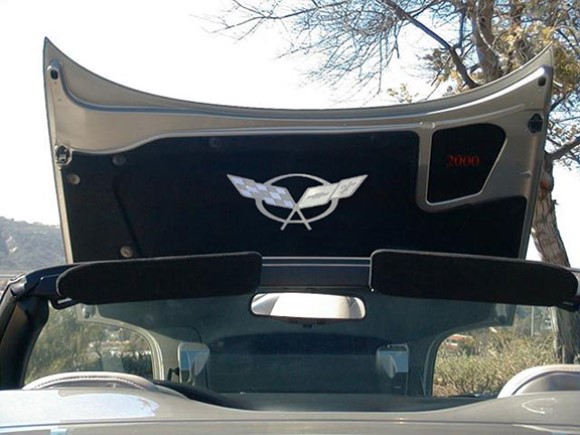 HOOD BADGE EMBLEM. FCTY HOOD PAD
